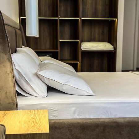 Alexander Rooms Дуррес Экстерьер фото