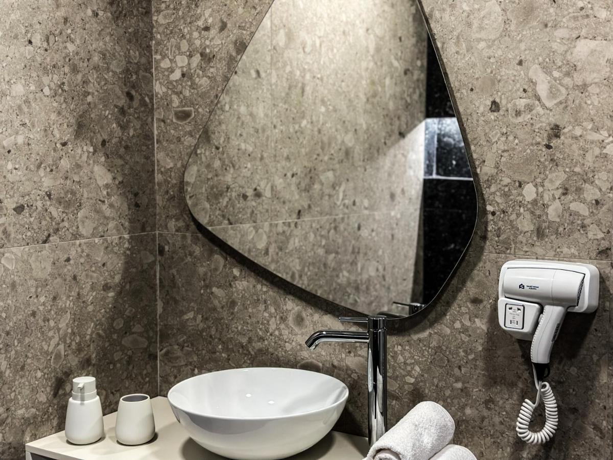 Alexander Rooms Дуррес Экстерьер фото