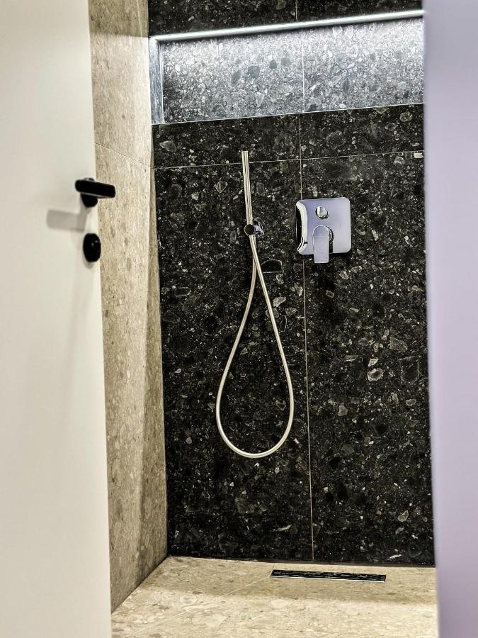 Alexander Rooms Дуррес Экстерьер фото